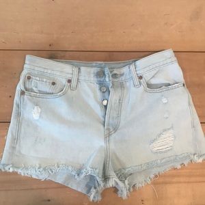 Levi’s Cut Off Jean Shorts